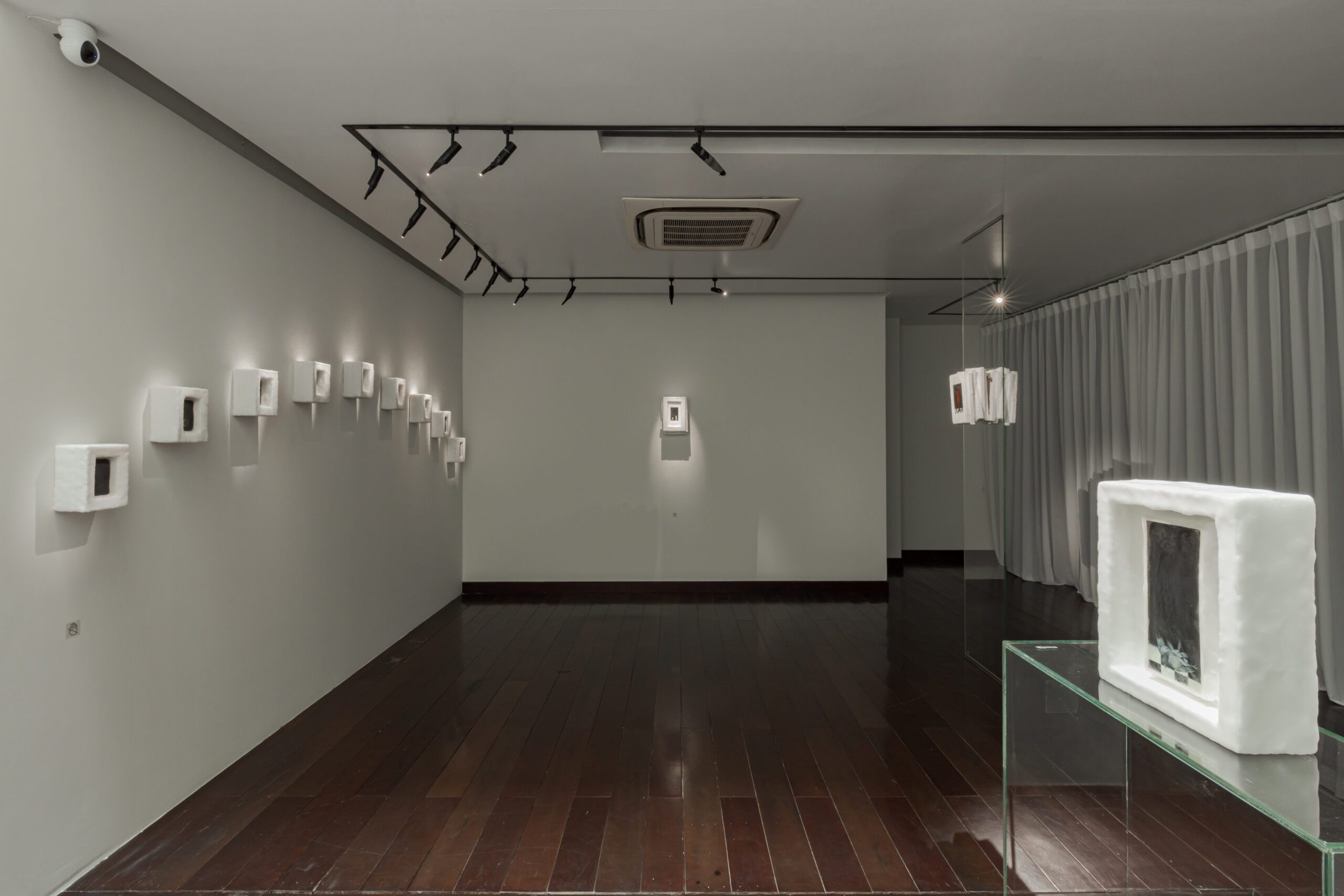 Peace is a white room” installation view. Photo: Nguyen Khoi Vu / VAC.