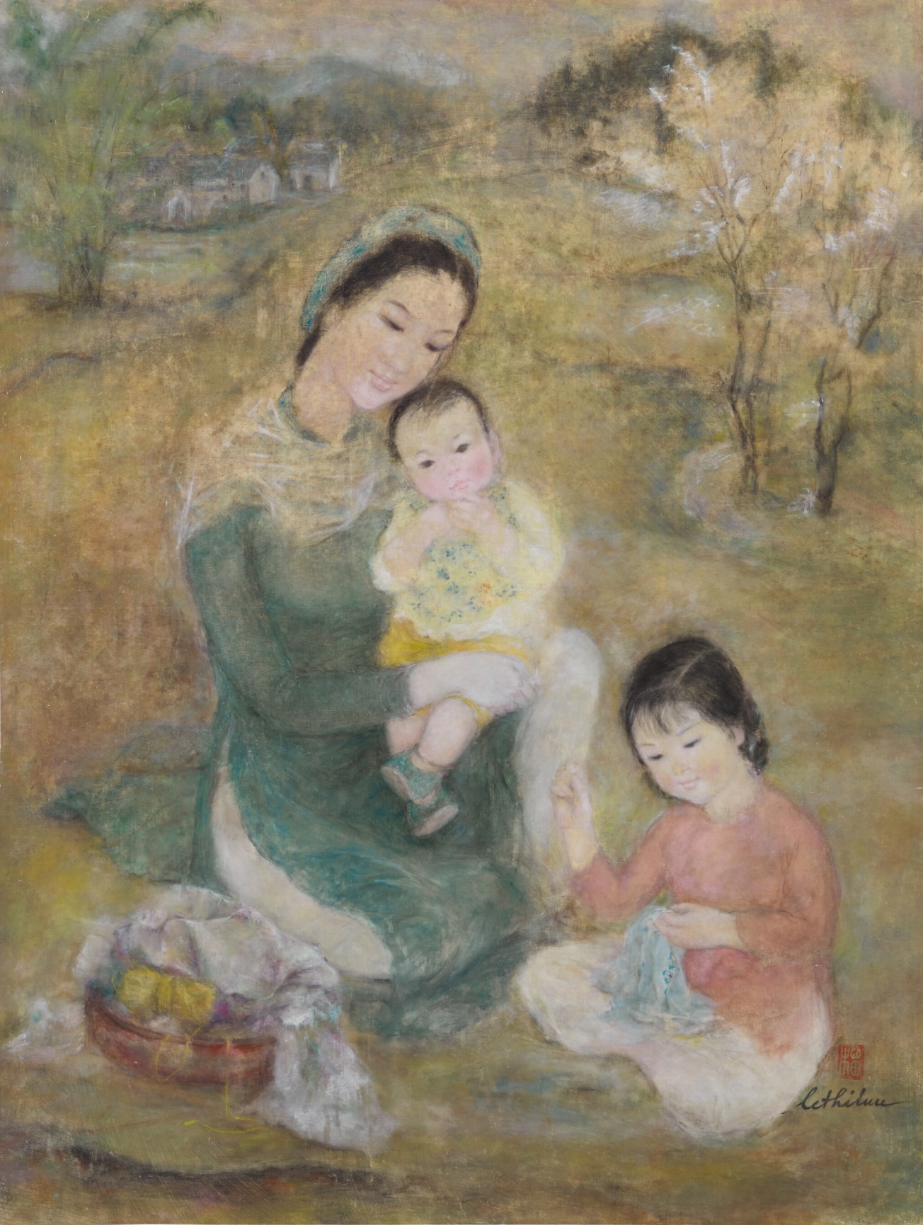 Lê Thị Lựu, “Ba mẹ con trên cỏ” (khoảng 1960–1965), mực và bột màu trên lụa, 99 x 74 cm. Ảnh: Sotheby’s.