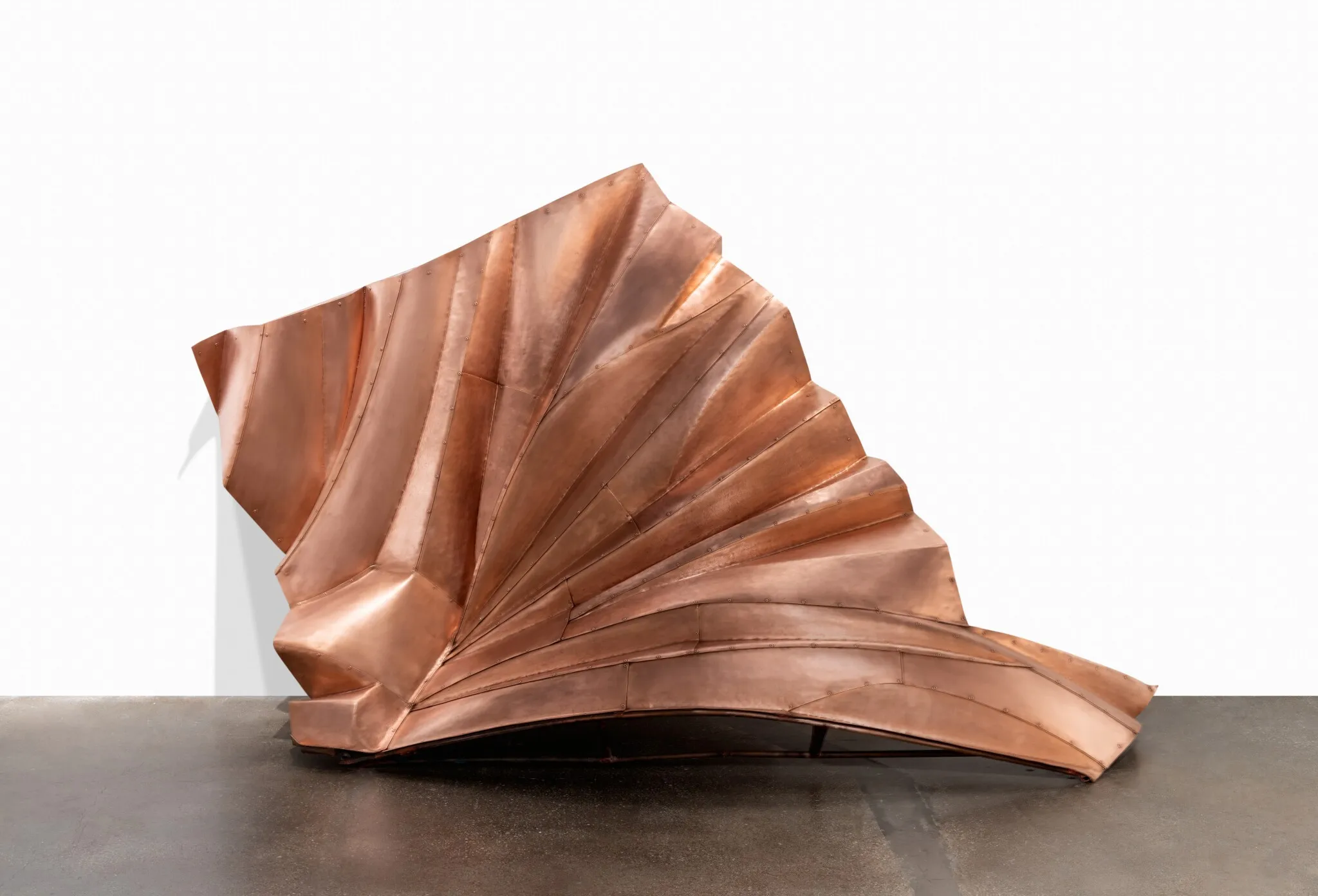 Danh Võ, “We the People (Chúng ta, những con người)” (2011 – 2016), đồng gò, 206.5 x 304 x 52 cm. Ảnh: Sotheby’s.